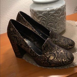 Nicole Miller party pumps